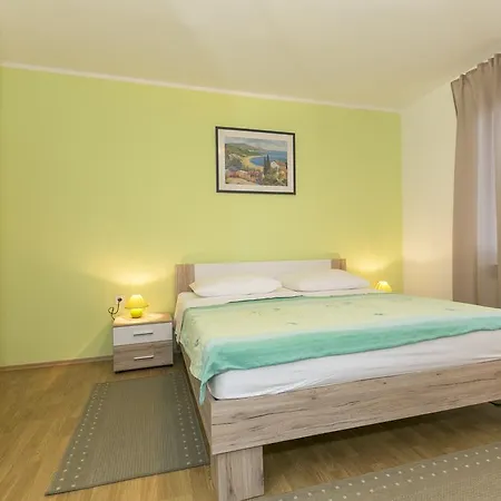 Amalia Apartman *